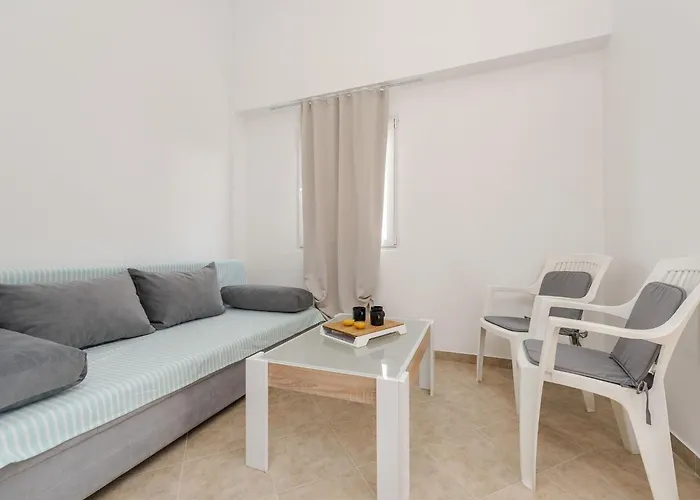 Simic 6 By Interhome * Вир