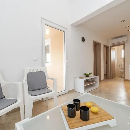 Apartman Simic 6 By Interhome