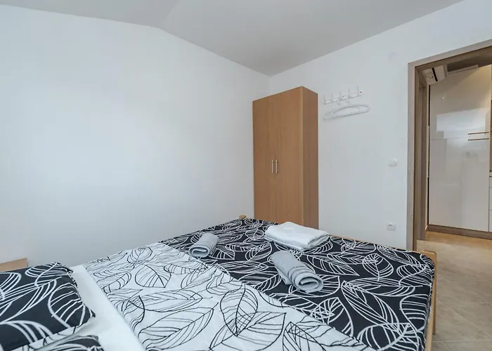 Simic 6 By Interhome Apartman Vir